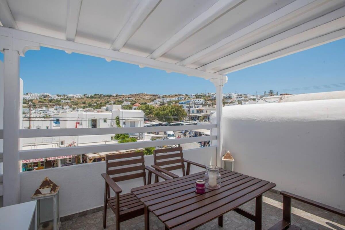 Delightful Mykonian Cycladic In Old Town Apartment