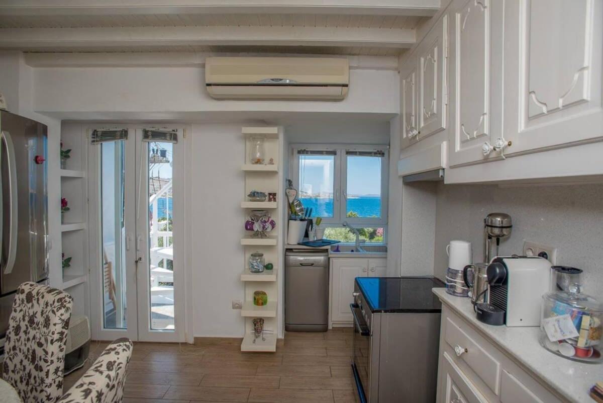 Delightful Mykonian Cycladic In Old Town Apartment